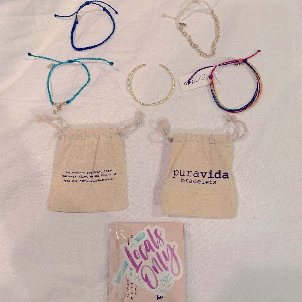 8 piece Pura Vida bundle